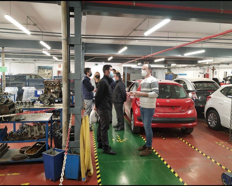Movilcar apoya las practicas del alumnado de FP Automoción Colegio La Inmaculada-Padres Escolapios Getafe.